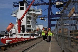 students ready for container ships voyage
